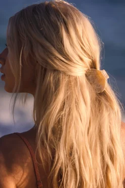 Monday Swimwear Sanibel Shell Hair Clip - Ivory Swirl